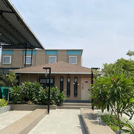 The Pavilion Park Resort Malegaon Eksteriør billede
