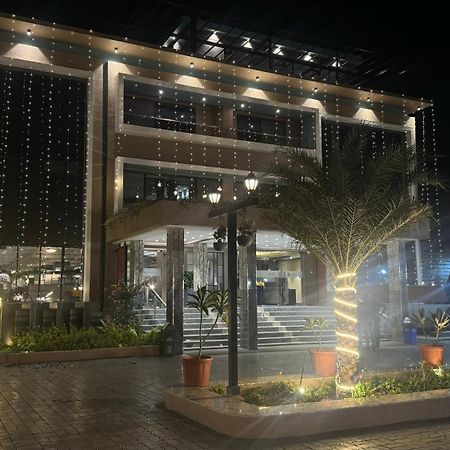 The Pavilion Park Resort Malegaon Eksteriør billede