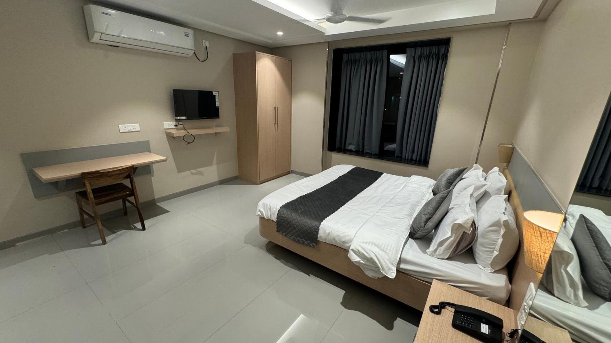 The Pavilion Park Resort Malegaon Eksteriør billede