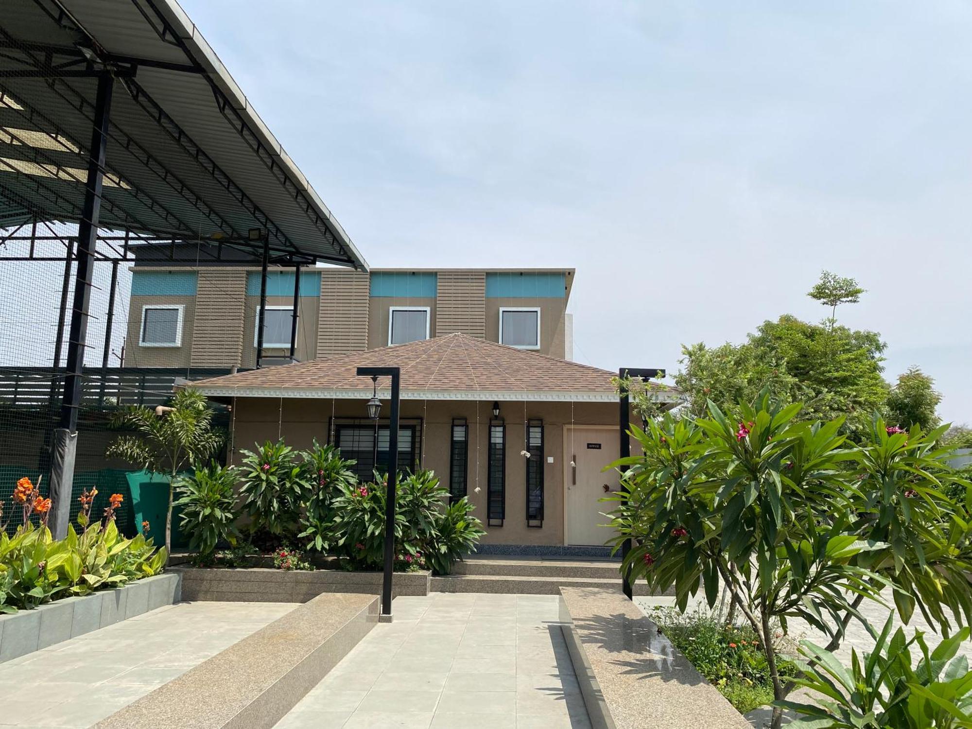 The Pavilion Park Resort Malegaon Eksteriør billede