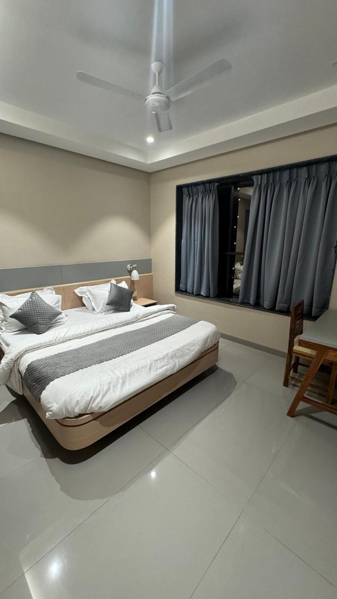 The Pavilion Park Resort Malegaon Eksteriør billede