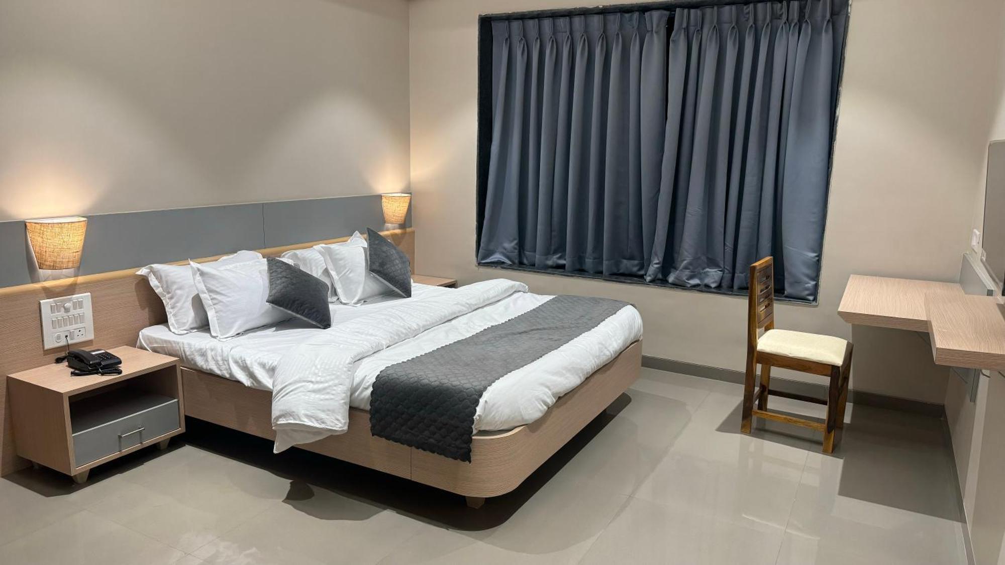 The Pavilion Park Resort Malegaon Eksteriør billede