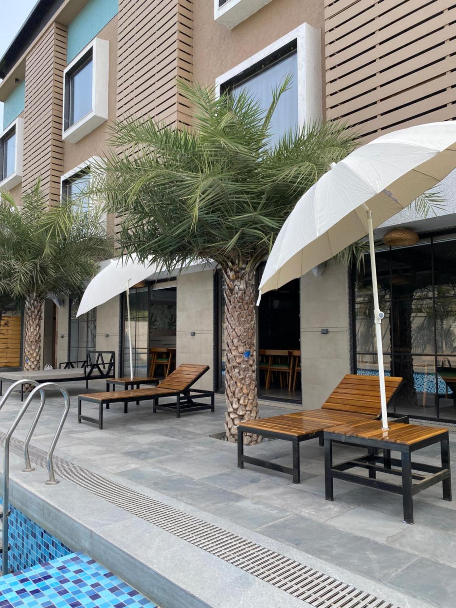 The Pavilion Park Resort Malegaon Eksteriør billede